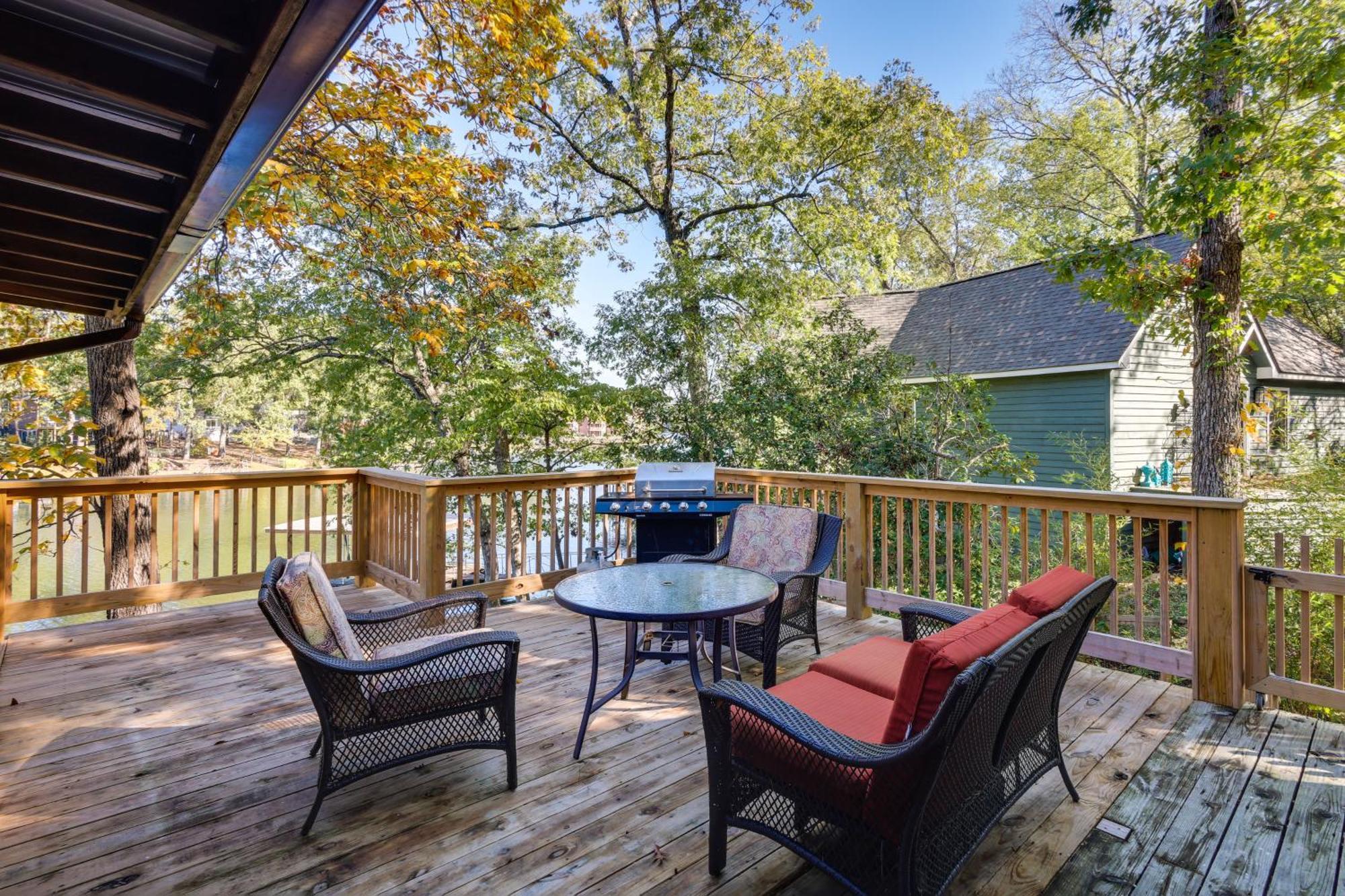 Lakefront Hot Springs Vacation Rental With Dock Bagian luar foto